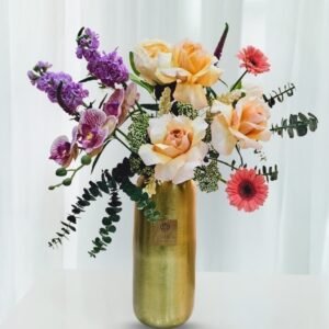 elegant pink & peach bloom display